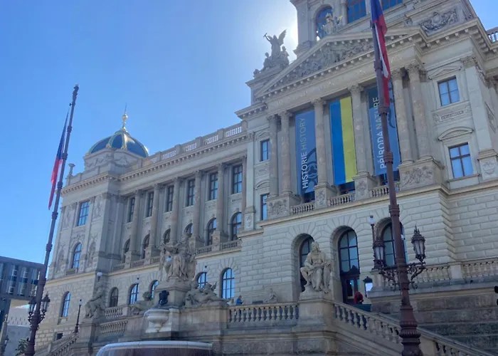 Onefam אכסניה *