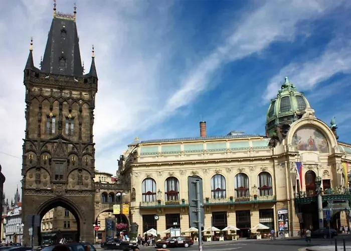 Onefam אכסניה *